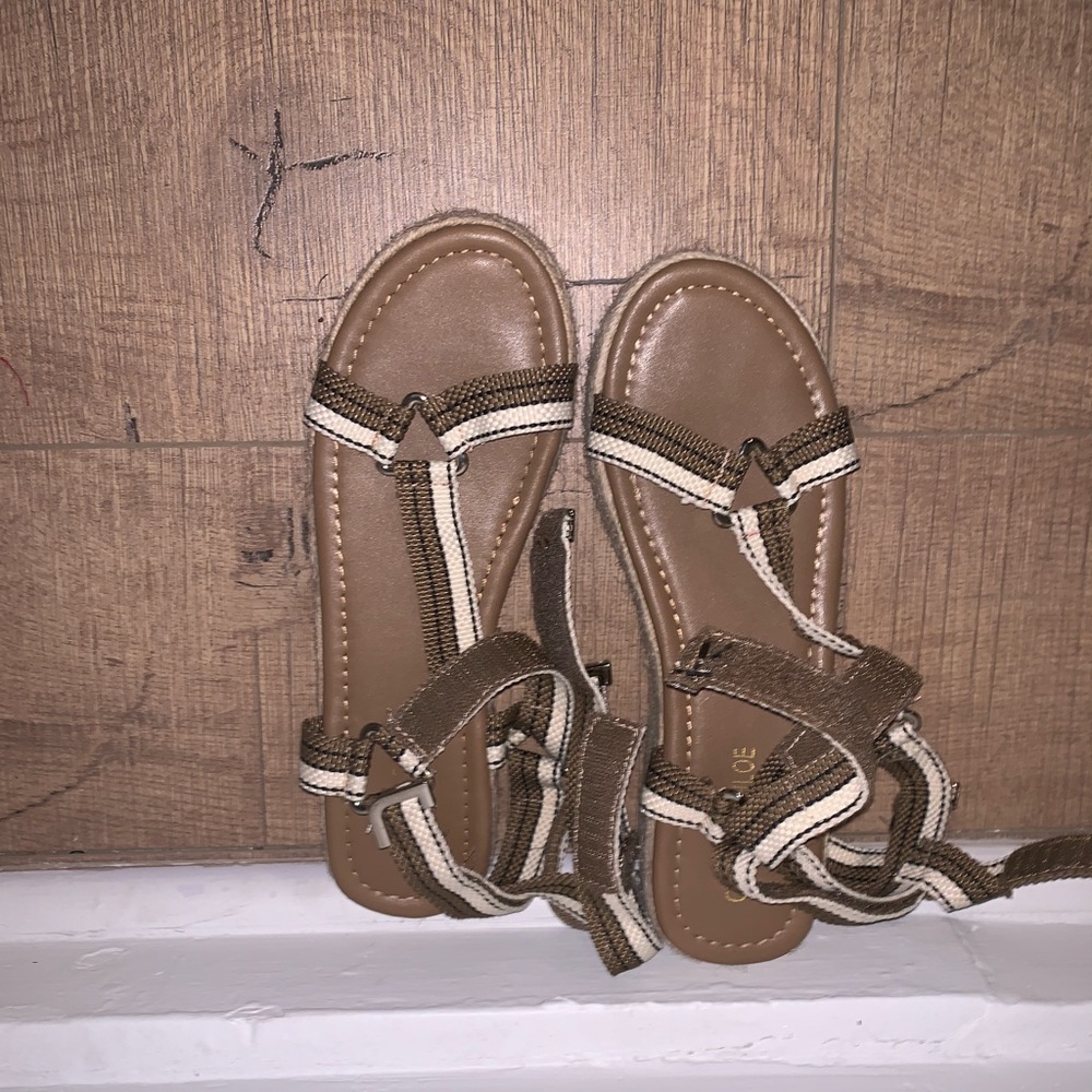 Platform sandals